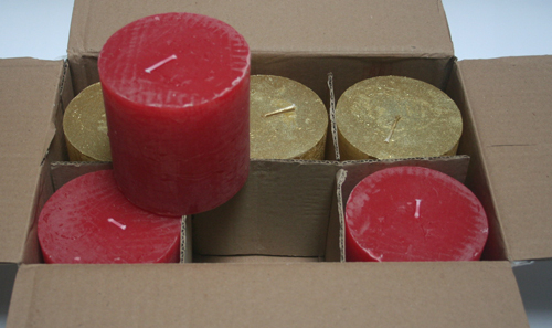 Posten 740: 1-B-Ware, 6 x Rustik-Kerzen 10 x 10 cm Ø, rot-gold