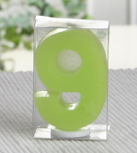 Durchgefärbte Geburtstagskerze / Zahlenkerze "9"