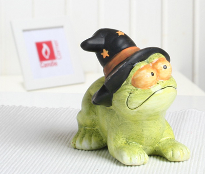 Halloween-Frosch aus Keramik, liegend
