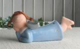 Keramik-Engel "Marie", liegend, blau