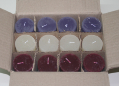 Posten 560: 1-B-Ware, 12 x Rustik-Kerzen 8 x 5 cm Ø, lila-creme-bordeaux