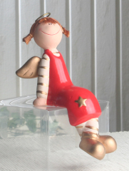 Keramik-Engel "Frieda", Kantenhocker, geringelt, mittel