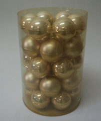 Posten 716: 1-B-Ware, Glaskugeln, 30er-Dose, ca. 6 cm Ø, creme