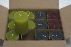 Posten 730: 1-B-Ware, 12 x Rustik-Kerzen 8 x 5 cm Ø, pistazie-anthrazit-burgund