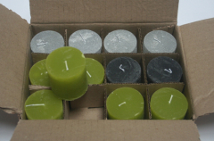 Posten 736: 1-B-Ware, 12 x Rustik-Kerzen 5 x 5 cm Ø, pistazie-silber-anthrazit