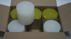 Posten 739: 1-B-Ware, 6 x Rustik-Kerzen 10 x 10 cm Ø, weiß-pistaziengrün
